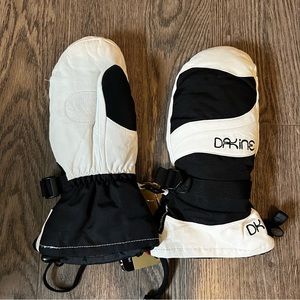NWT Dakine Cougar Mittens